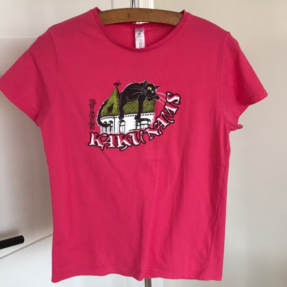 Black cat of Riga, Latvia Souvenir T Shirt - Picture 3 of 8